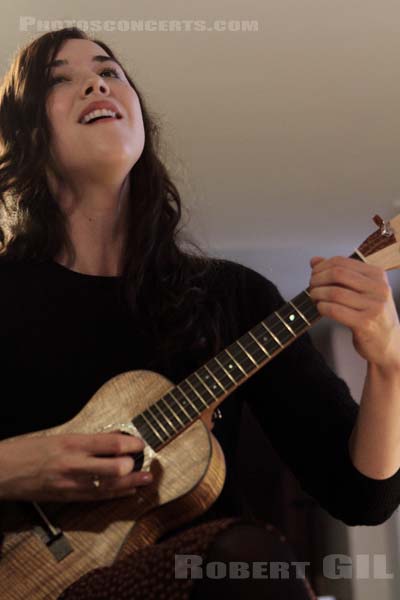 LISA HANNIGAN - 2012-04-06 - PARIS - Boutique Fargo - 
